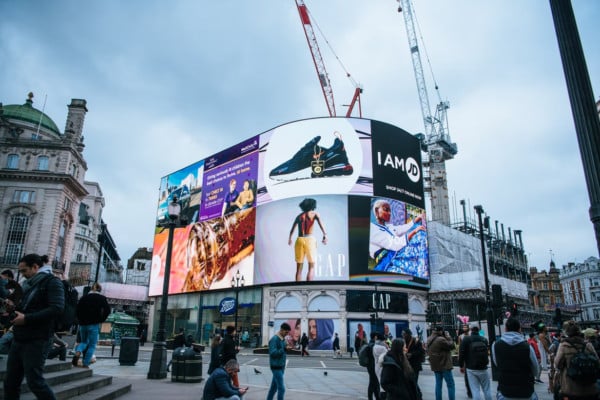 Piccadilly Circus - Best Places to Visit in London
