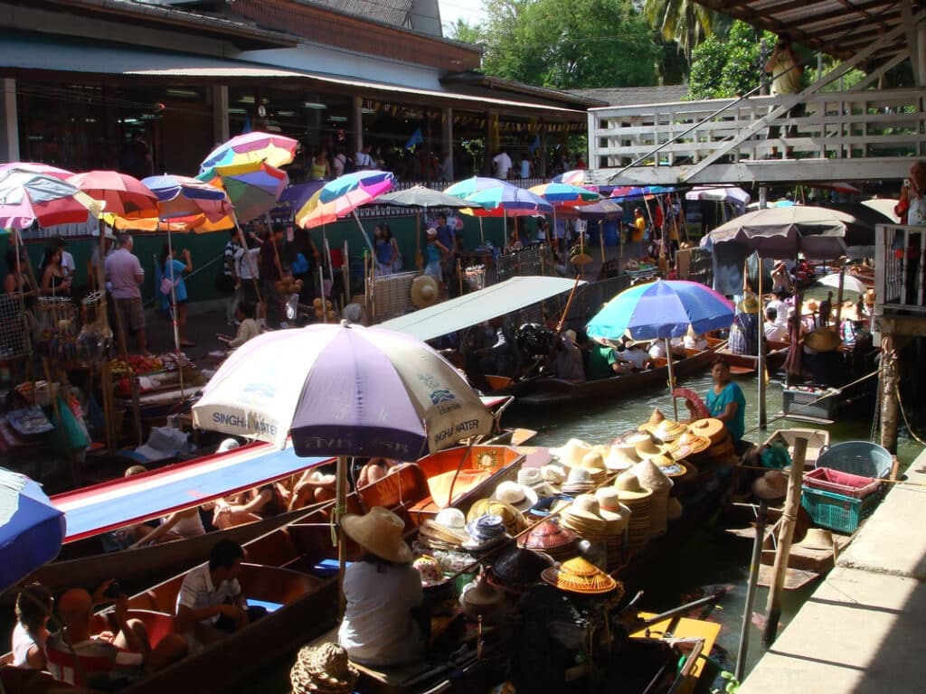 Floating Markets - Top 14 Best Places to Visit in Bangkok in 2022