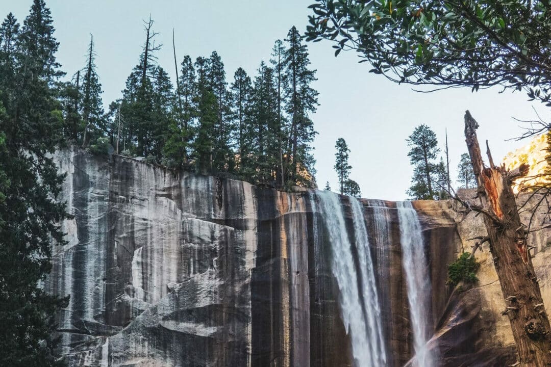 Waterfall Yosemite - Everglades vs Yosemite