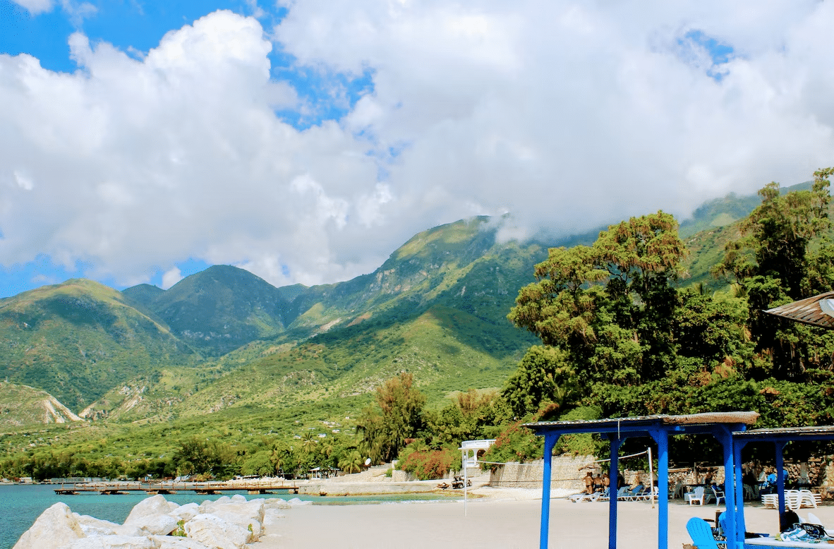 Wahoo Bay Beach, Carriès, Haiti - Honduras vs Haiti