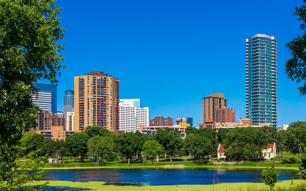 Minneapolis, Minnesota: A Cultural and Scenic Retreat Amidst Lakes and Parks