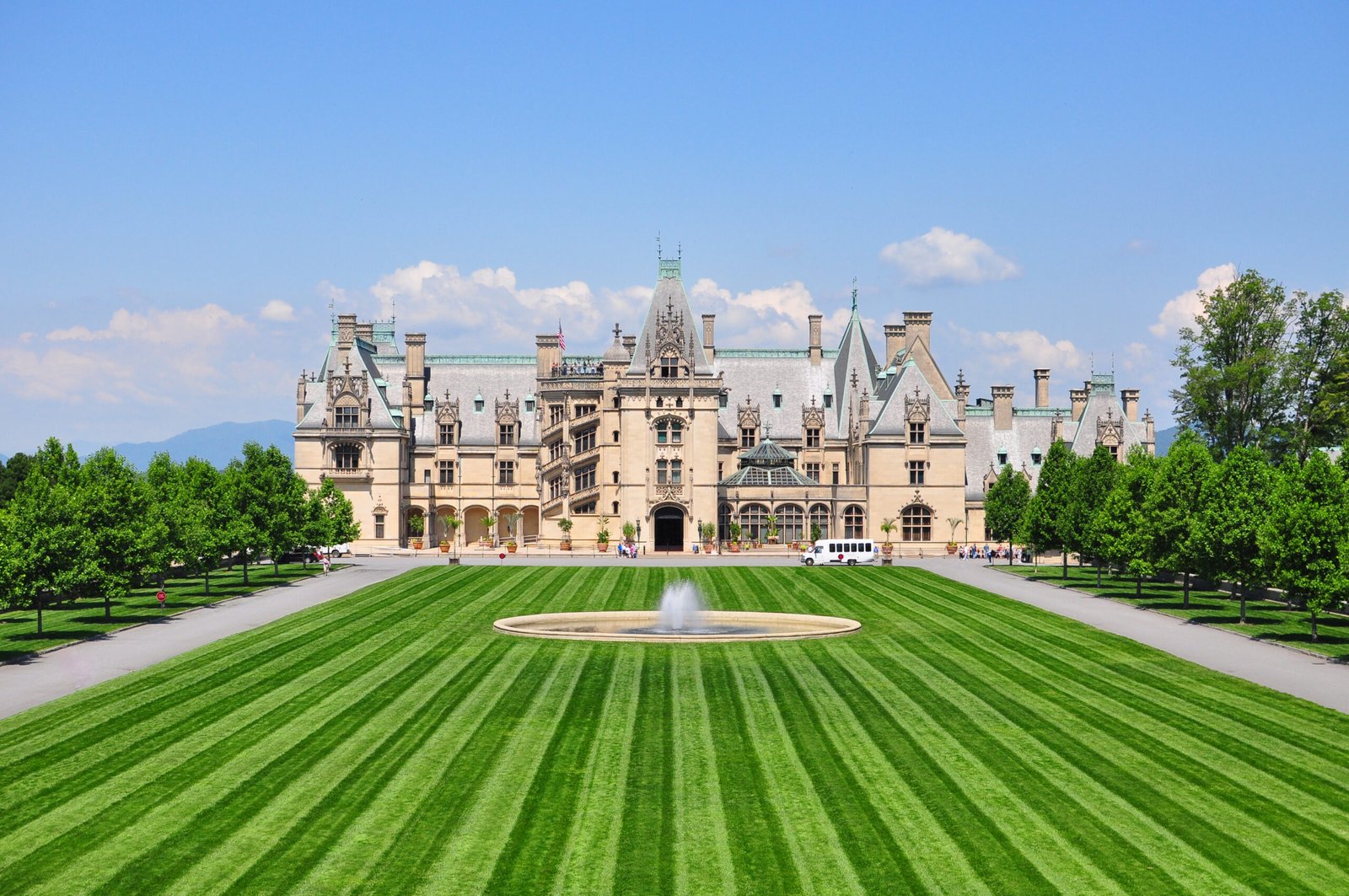 The Biltmore Estate (Asheville, North Carolina) 🏰🍷