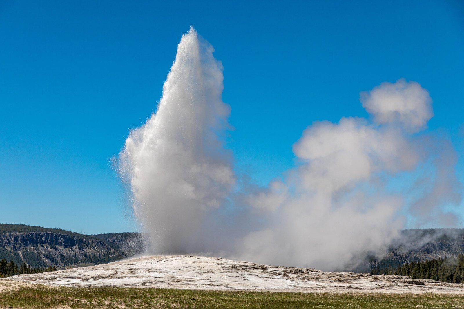 Yellowstone National Park (Wyoming, Montana, Idaho)