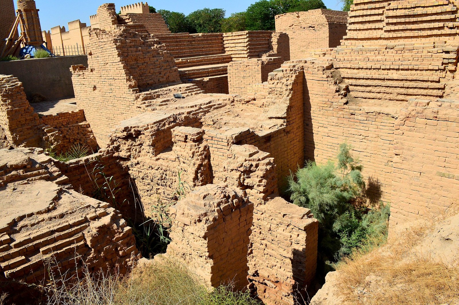 .10 Risky Destinations Tourists Visit Regardless..