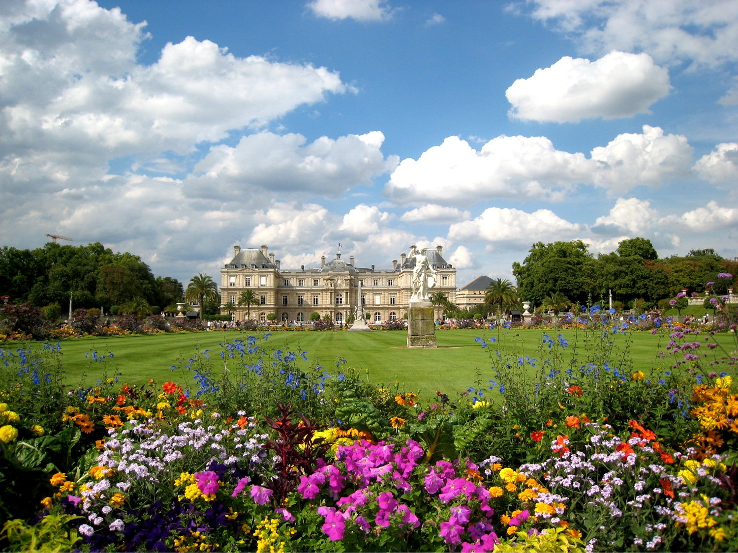 How to Do Paris on a Budget (Yes, It’s Possible!)