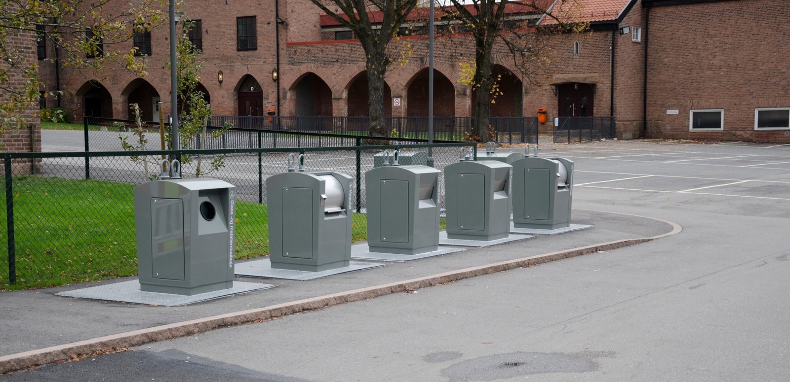 7 Immaculate Countries and 3 Struggling with Public Sanitation