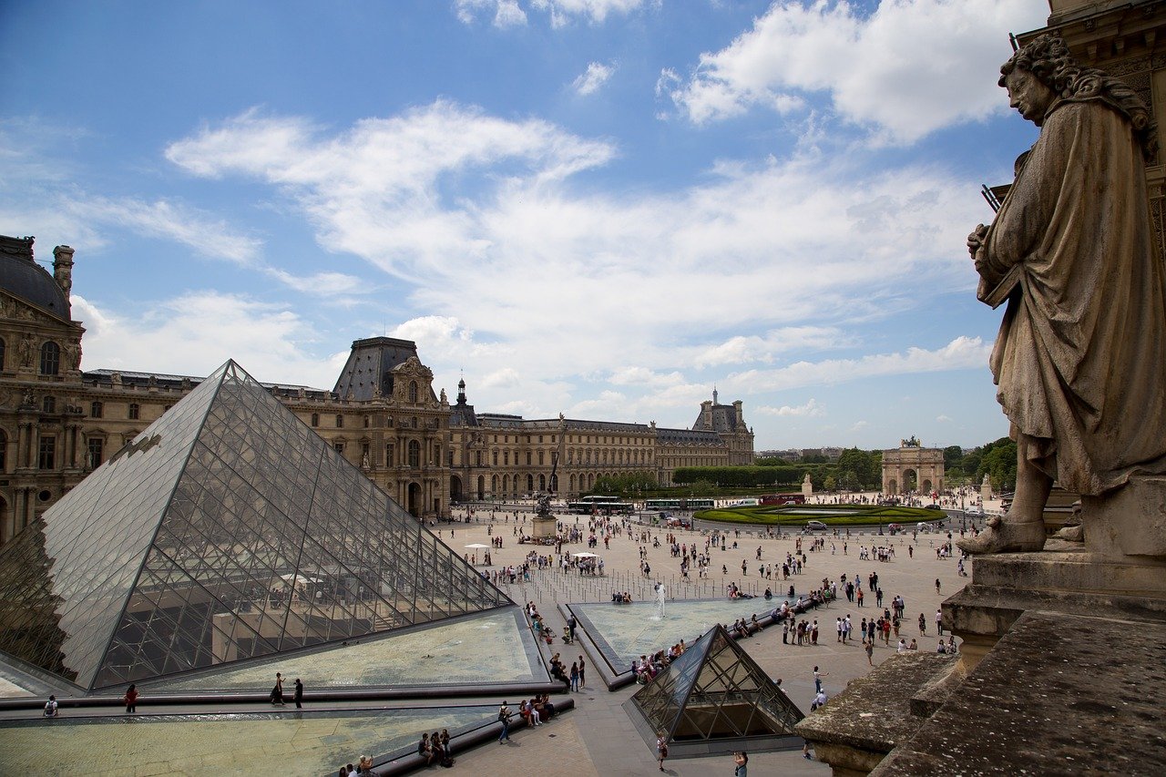 7 Countries Tourists Love—And 3 That Struggle to Attract