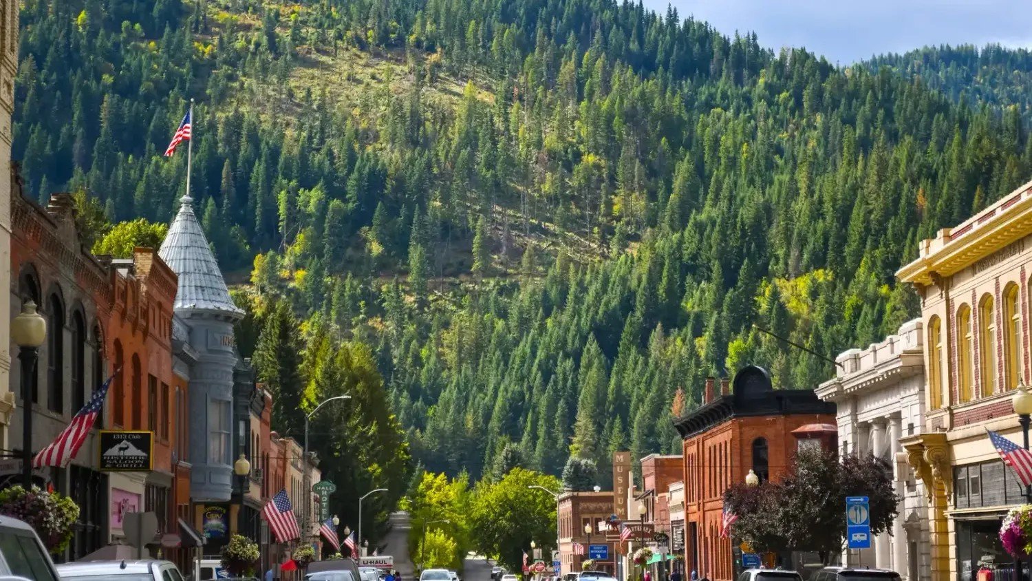 America&rsquo;s Most Beautiful Hidden Towns Hardly Anyone Talks About