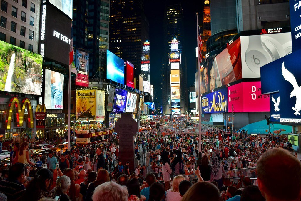 2. Times Square, New York City, NY (Nikolas Moya, Flickr, CC BY-SA 2.0)
