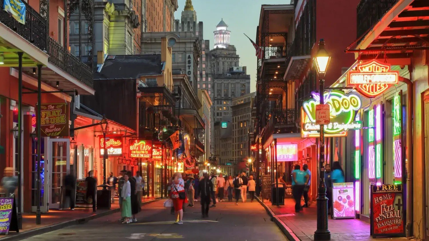 15 &ldquo;Must-See&rdquo; American Landmarks Travelers Actually Regret Visiting This Summer