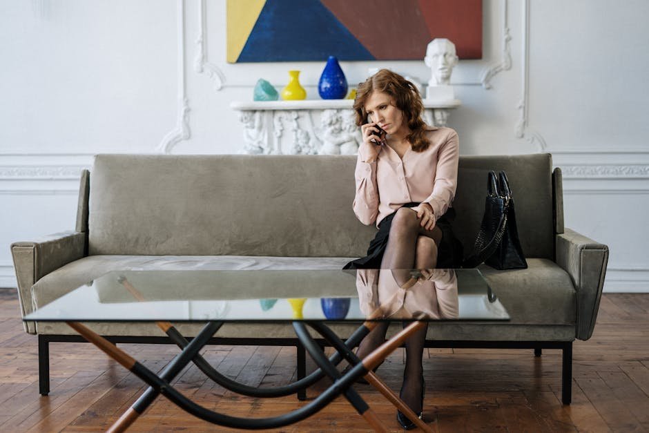 4. Expecting Women to Retire to a Separate Room After Dinner (Image Credits: Pexels)