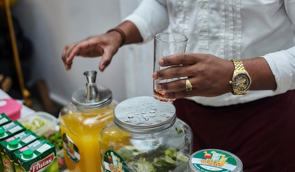 17. Refusing to Offer Non-Alcoholic Options (Image Credits: Pexels)