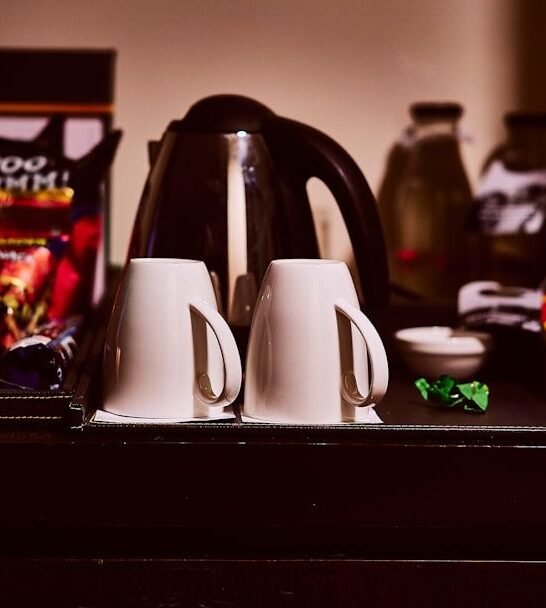 27 Hidden Hotel Fees That Front Desk Staff Hope Seniors Don&rsquo;t Notice at Checkout