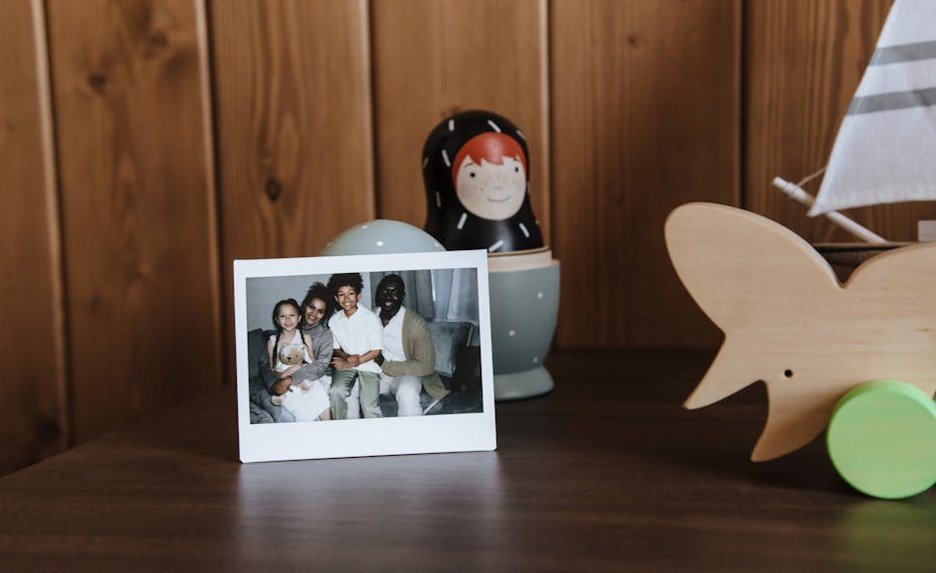 15. Family Photos on Every Horizontal Surface (Image Credits: Pexels)