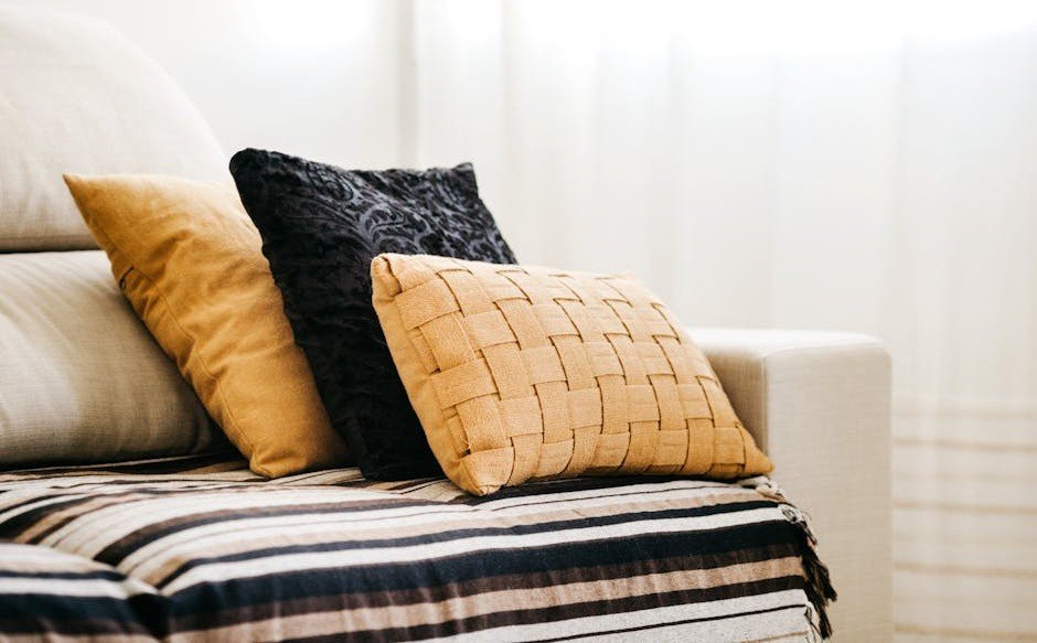 17. Throw Pillows That Are Flat and Faded (Image Credits: Pexels)