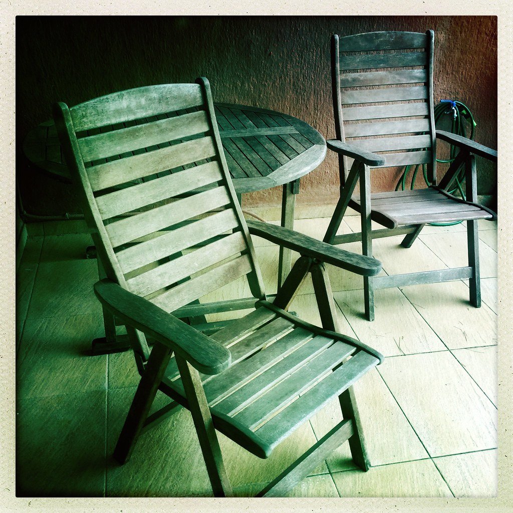 17. Fast Furniture That Already Looks Tired (fredwlangjr, Flickr, CC BY 2.0)