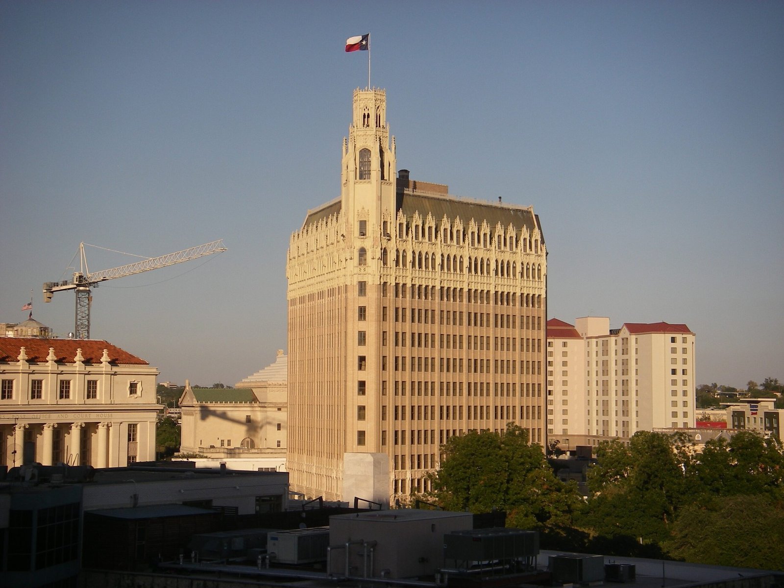 9. The Emily Morgan Hotel - San Antonio, Texas (By Leaflet, CC BY-SA 3.0)