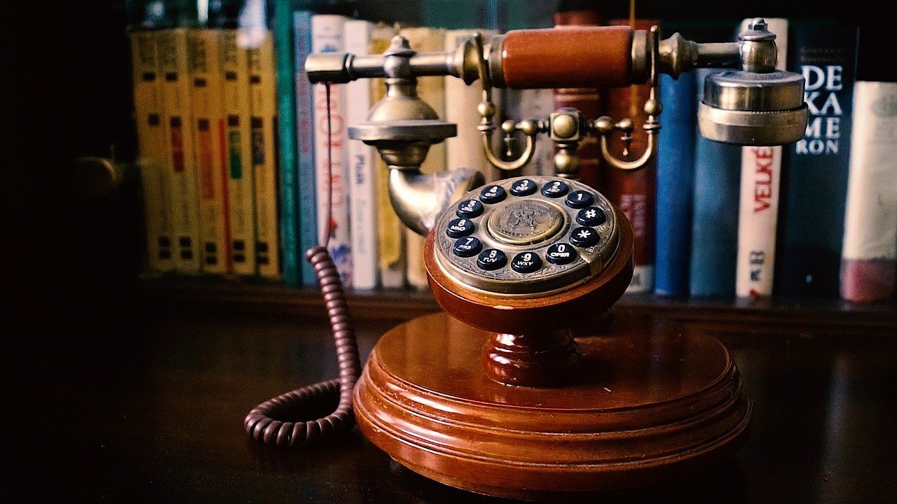 12. The Rotary Dial Wall Phone with a 25-Foot Cord (Image Credits: Pixabay)