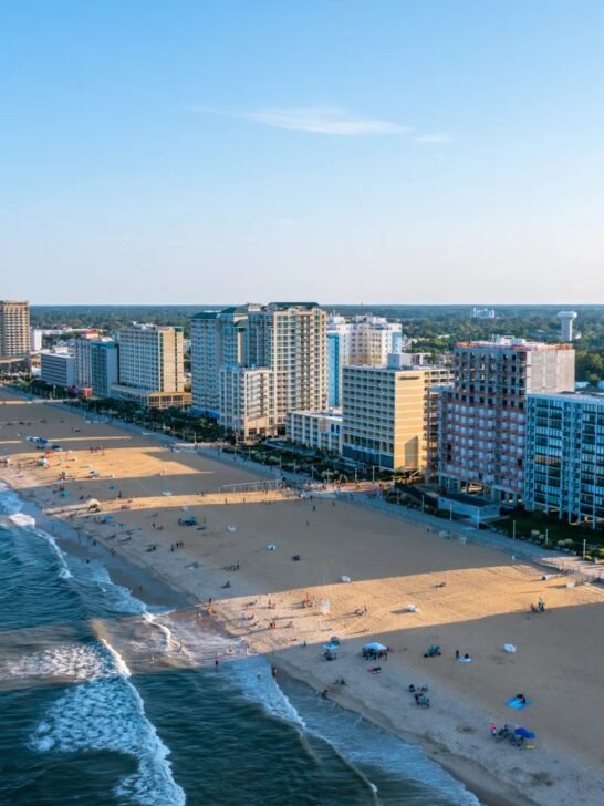 14 Most Disappointing &ldquo;Bucket List&rdquo; Beaches (Ranked by Crowd Density)