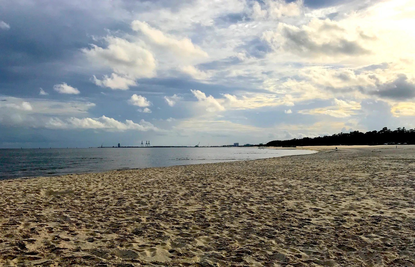 #10 - Gulfport West Beach, Gulfport, Mississippi (Image Credits: Shutterstock)