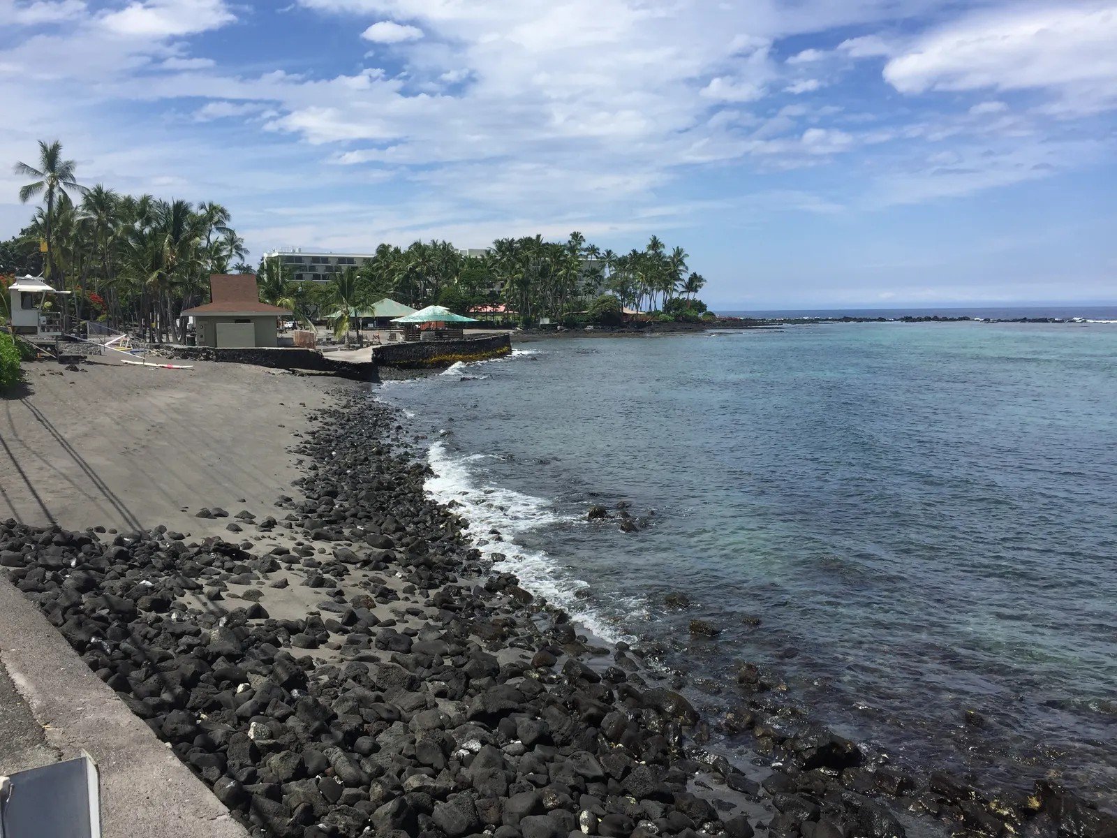 #2 - Kahaluu Beach Park & Kalapaki Beach Park, Hawaii (Image Credits: Shutterstock)