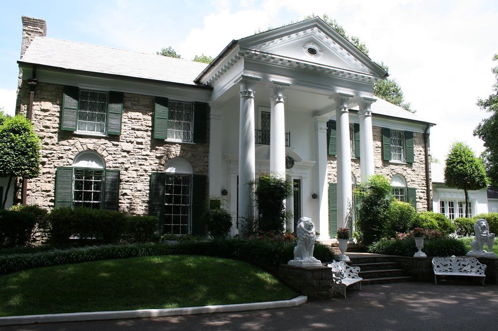 #8 - Graceland, Memphis, TN: The Most Expensive Admission on This List (theogeo, Flickr, CC BY 2.0)