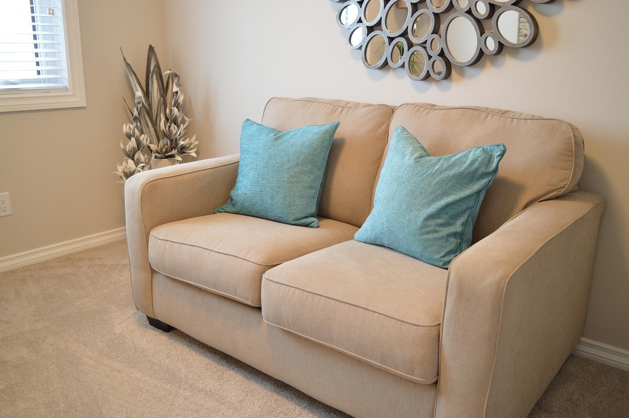 #1 - Wall-to-Wall Carpet (Especially in Beige or Mauve) (Image Credits: Pixabay)