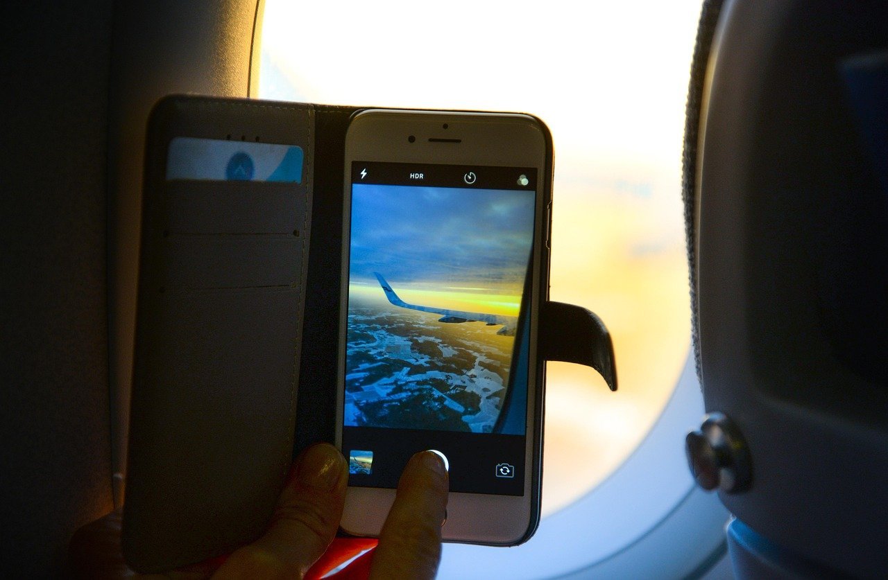 #3 - Your Phone and Headphone Situation (Image Credits: Pixabay)