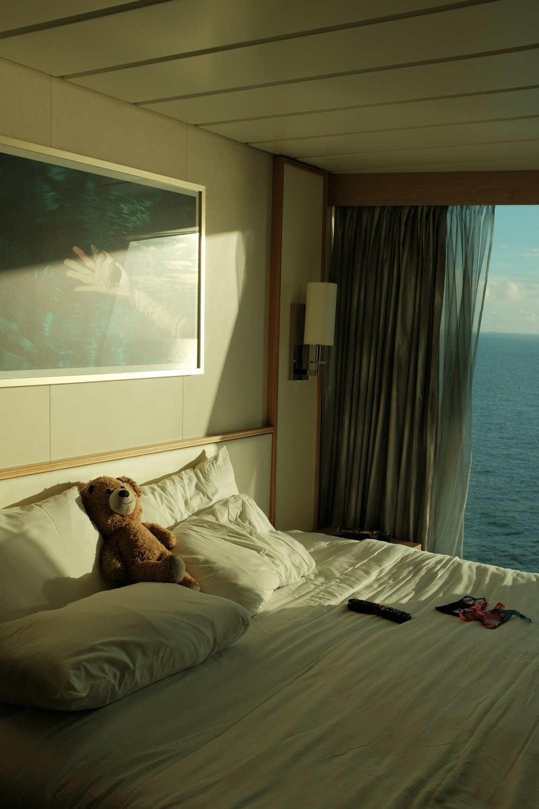 #4 - Room Service Isn't Free Anymore on Most Major Lines (Image Credits: Unsplash)