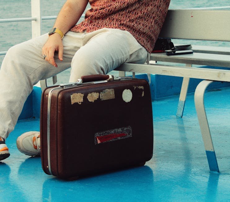 #13 - Bringing a Suitcase That Doesn't Fit Under the Bed (Image Credits: Pexels)