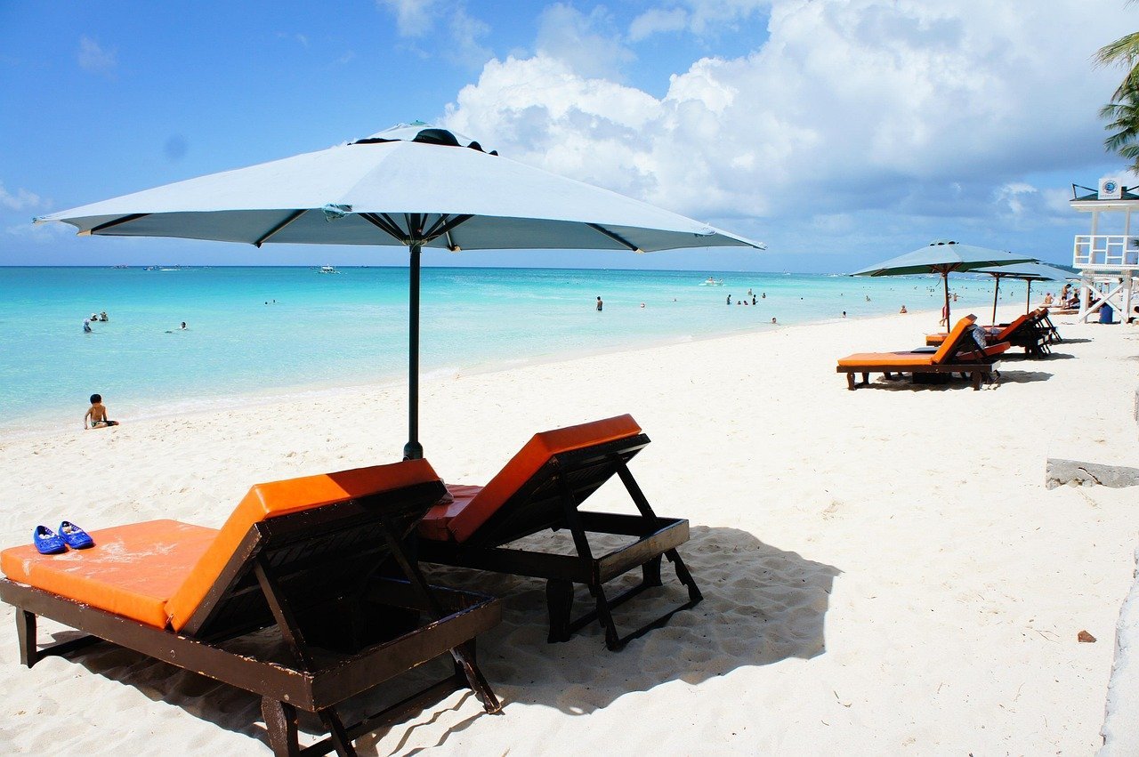 #3 - Boracay White Beach, Philippines (Image Credits: Pixabay)