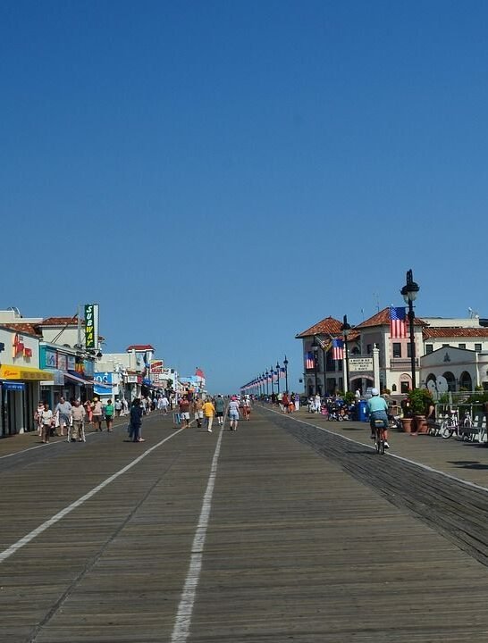 14 Most Overcrowded Beach Towns To Visit This Summer (Ranked By Frustration)
