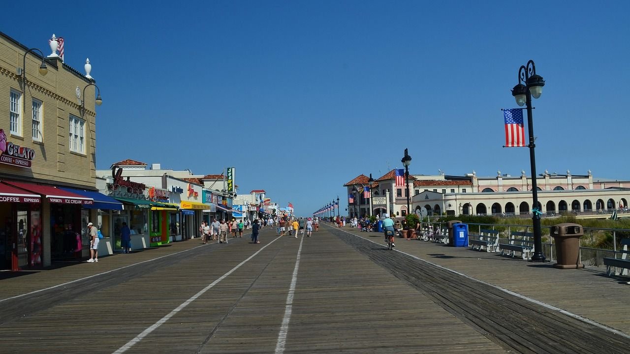 14 Most Overcrowded Beach Towns To Visit This Summer (Ranked By Frustration)