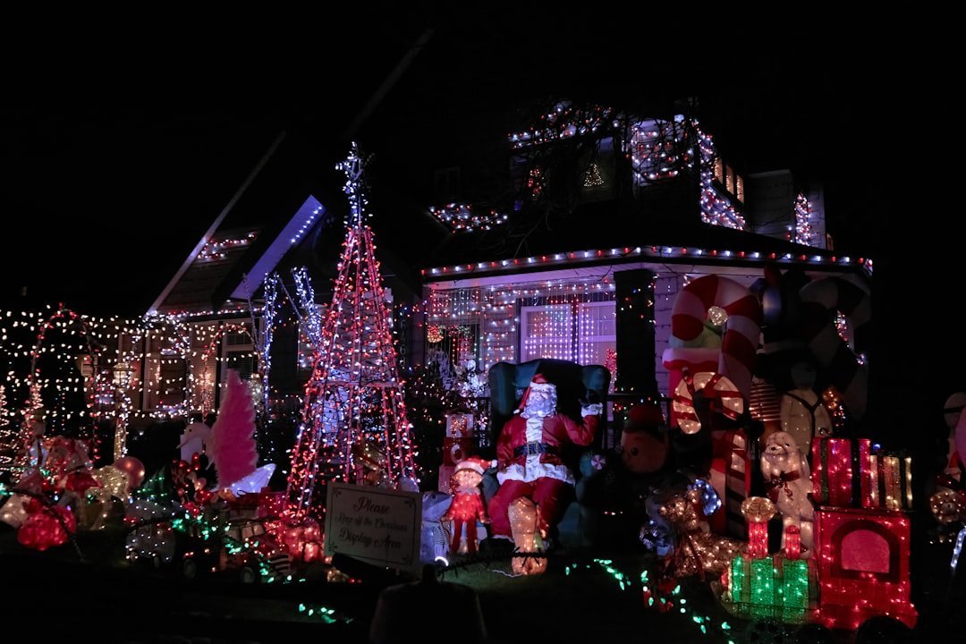 #2 &ndash; Overloaded Holiday Displays That Cover Every Visible Inch of Yard (Image Credits: Unsplash)