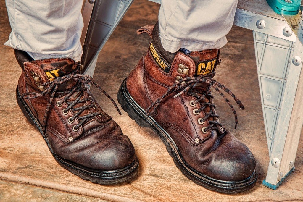 #17 - Wearing Lace-Up Boots and a Belt Through Security (Image Credits: Rawpixel)