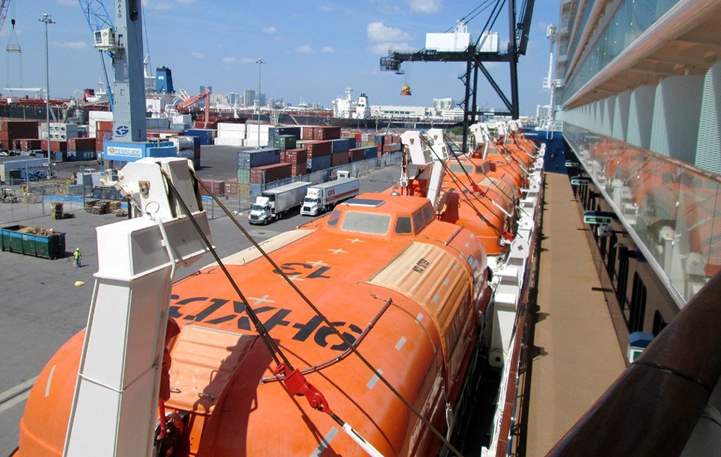 #14 - You Paid for a Balcony View and Got a Lifeboat (roger4336, Flickr, CC BY-SA 2.0)