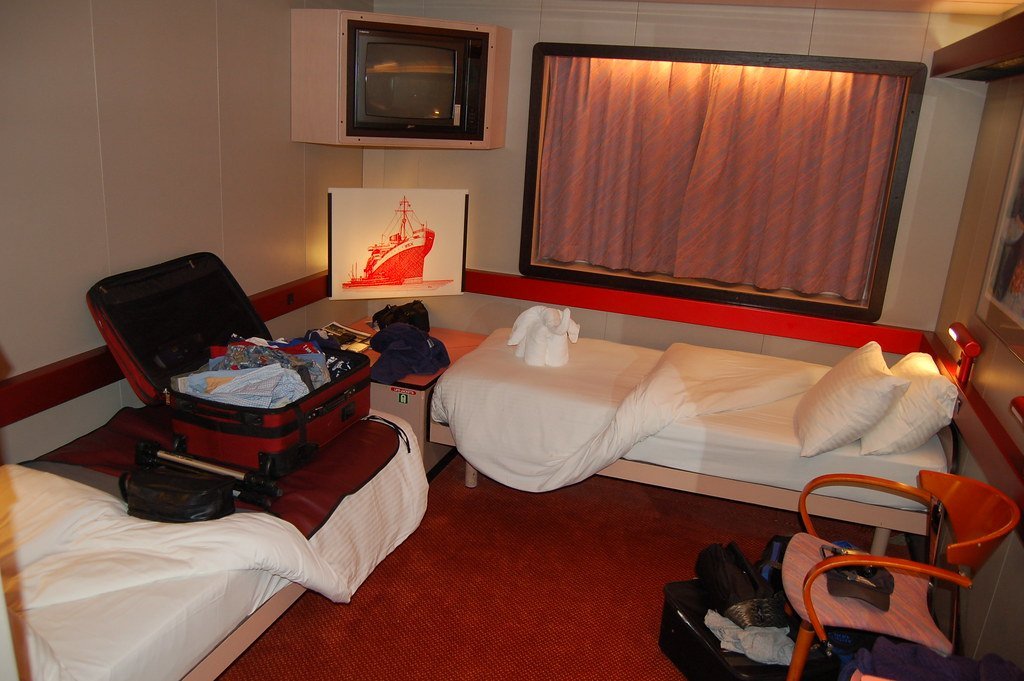 #3 - Claustrophobia Hits You Hard in an Inside Cabin (Herkie, Flickr, CC BY-SA 2.0)