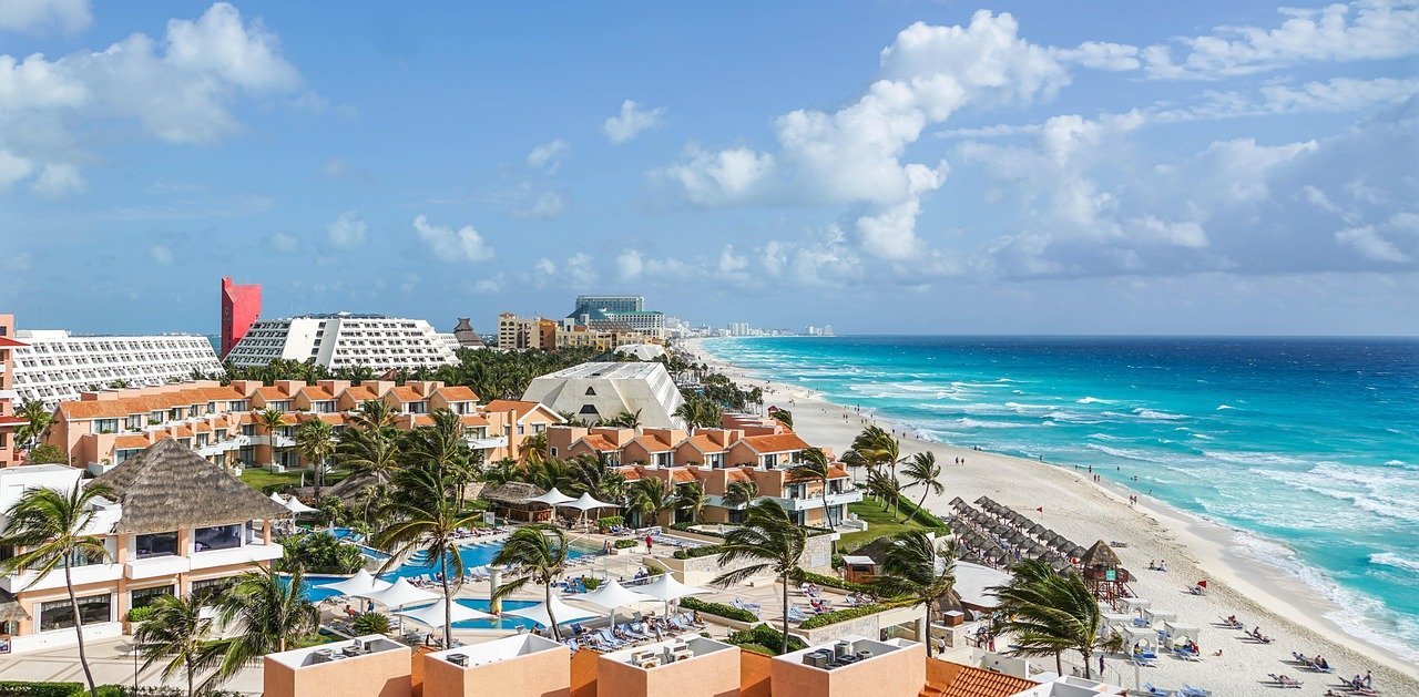 #15 - Canc&uacute;n, Mexico: The Beach That Could Be Anywhere (Image Credits: Pixabay)