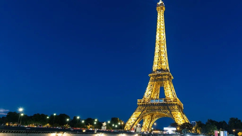 21 &ldquo;Bucket List&rdquo; Trips Travelers Say They Deeply Regret Booking