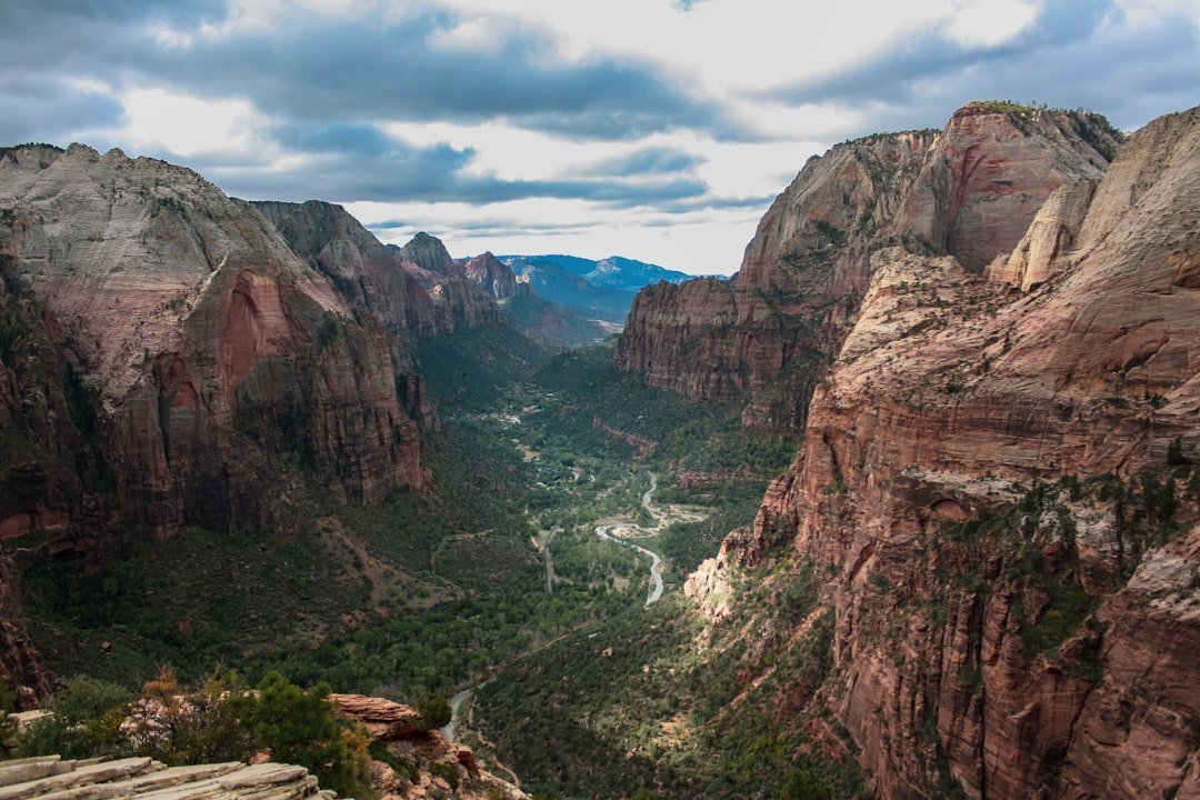 #2 &ndash; Zion National Park's Angels Landing: Lottery Planning at Its Most Nerve-Wracking (Image Credits: Unsplash)