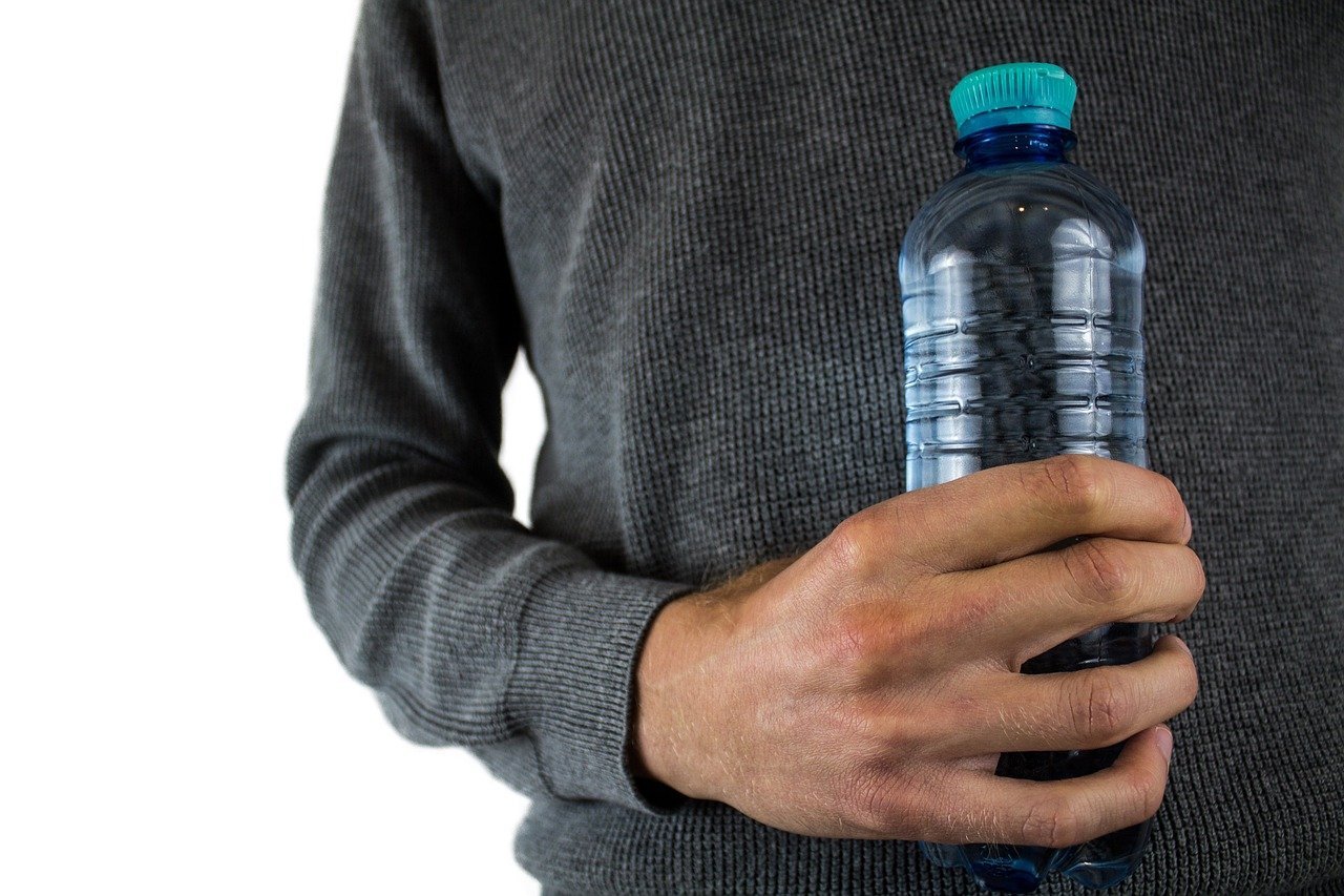 #4 - Not Bringing Water - Or Endlessly Asking for It (Image Credits: Pixabay)