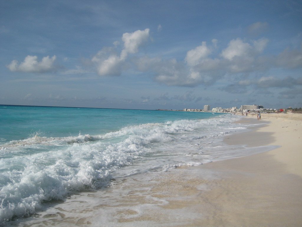 #7 - Cancun, Mexico: The Bargain That No Longer Exists (ricardodiaz11, Flickr, CC BY 2.0)