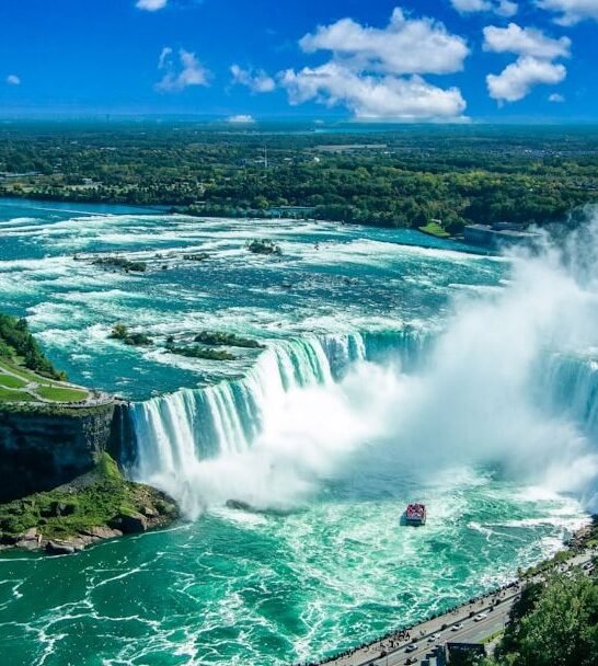 17 American Tourist Spots Travelers Regret Every Summer